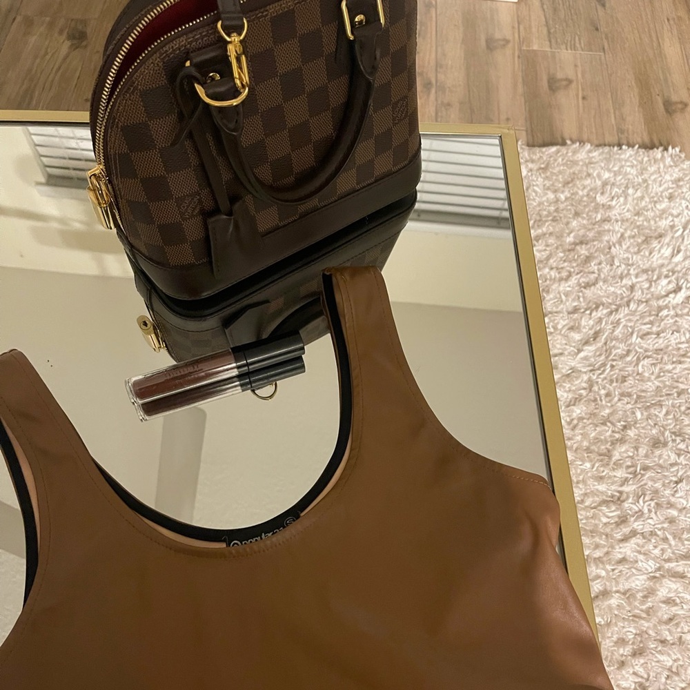 Top - Picture 2 of 2